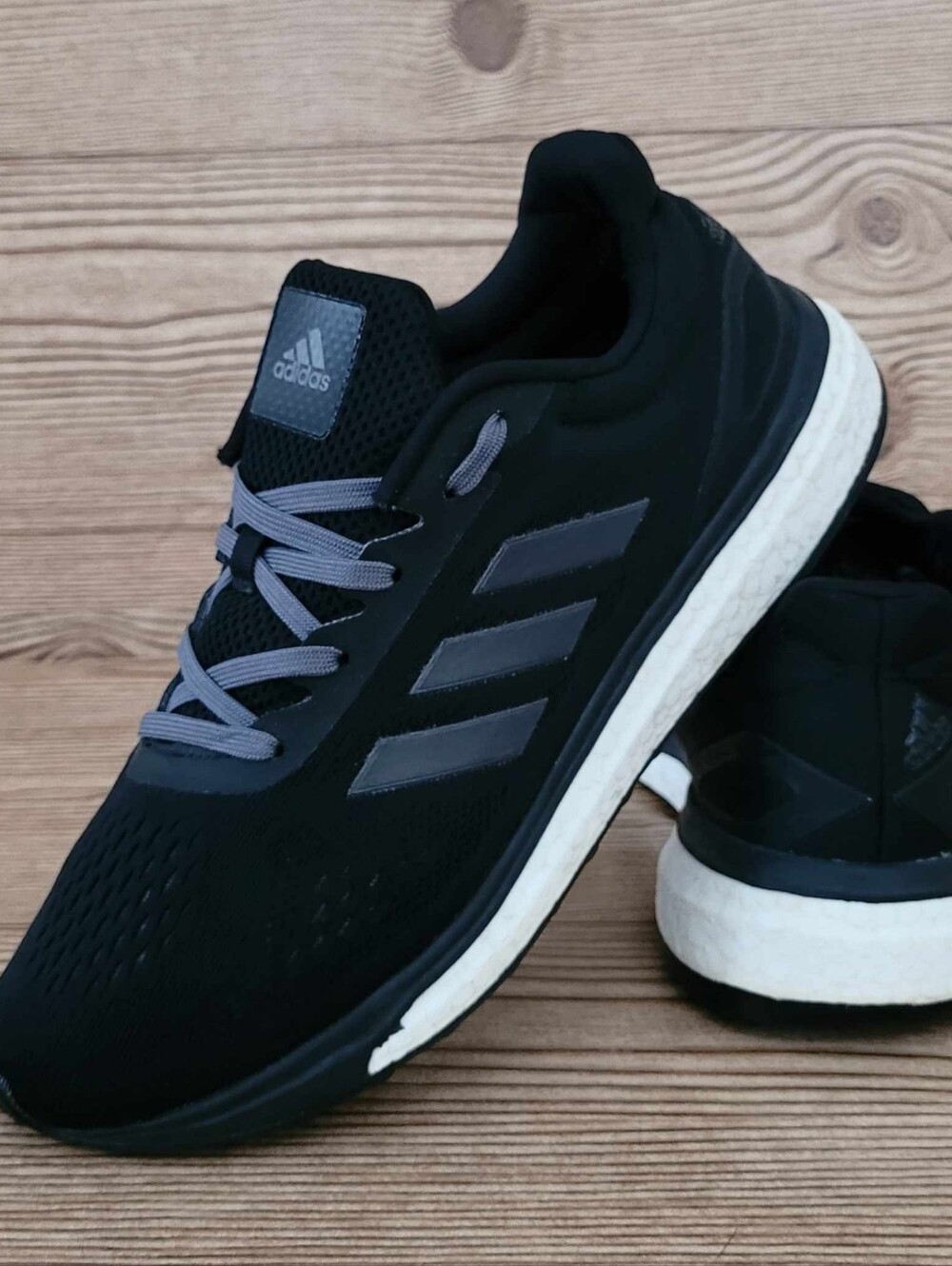 Adidas Response BoostRunning Shoes